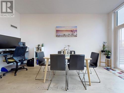 116 - 3200 William Coltson Avenue, Oakville, ON - Indoor Photo Showing Kitchen