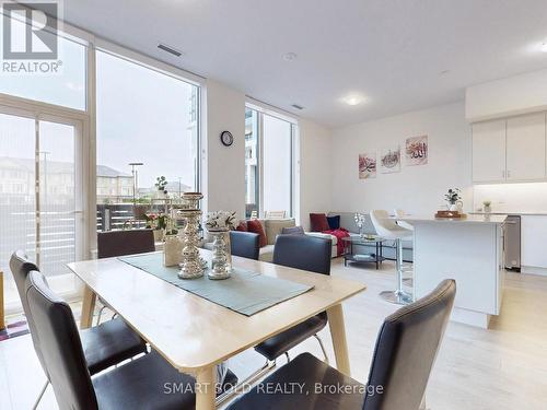 116 - 3200 William Coltson Avenue, Oakville, ON - Indoor Photo Showing Living Room