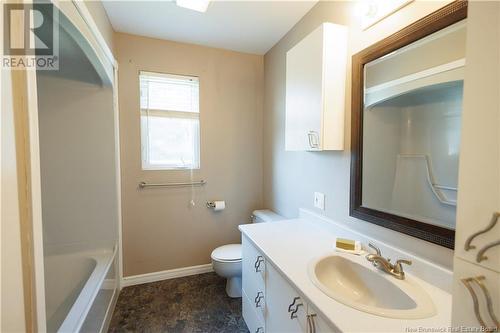 48 Rideout Street, Grand-Sault/Grand Falls, NB - Indoor Photo Showing Bathroom