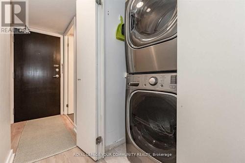 1307 - 76 Shuter Street, Toronto (Church-Yonge Corridor), ON - Indoor Photo Showing Laundry Room