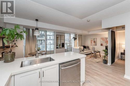 1307 - 76 Shuter Street, Toronto (Church-Yonge Corridor), ON - Indoor Photo Showing Kitchen