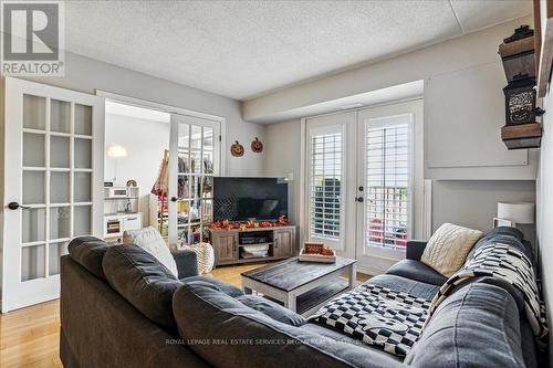 209 - 1411 Walker'S Line, Burlington (Tansley), ON - Indoor Photo Showing Living Room