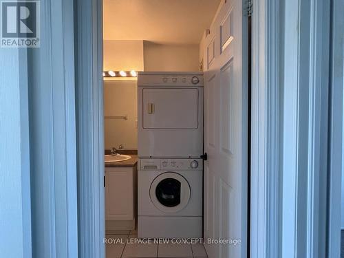 203 - 55 Halton Street, Toronto, ON - Indoor Photo Showing Laundry Room