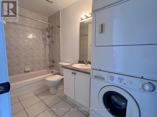 203 - 55 Halton Street, Toronto, ON - Indoor Photo Showing Laundry Room