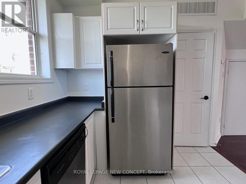 203 - 55 Halton Street, Toronto, ON - Indoor Photo Showing Kitchen