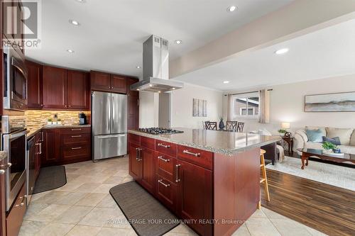 720 Cortez Avenue, Pickering (Bay Ridges), ON - Indoor Photo Showing Kitchen With Stainless Steel Kitchen With Upgraded Kitchen