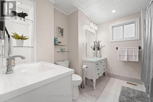 720 Cortez Avenue, Pickering (Bay Ridges), ON - Indoor Photo Showing Bathroom