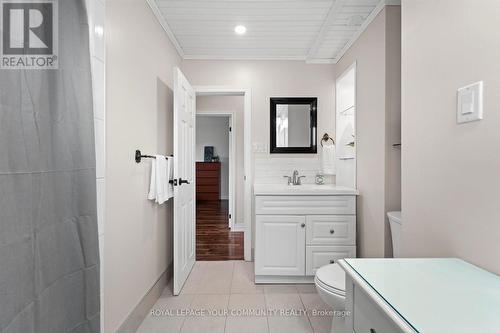 720 Cortez Avenue, Pickering (Bay Ridges), ON - Indoor Photo Showing Bathroom