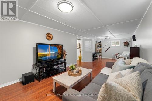 720 Cortez Avenue, Pickering (Bay Ridges), ON - Indoor Photo Showing Living Room