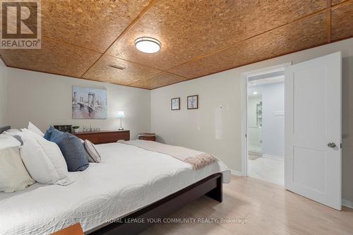 720 Cortez Avenue, Pickering (Bay Ridges), ON - Indoor Photo Showing Bedroom