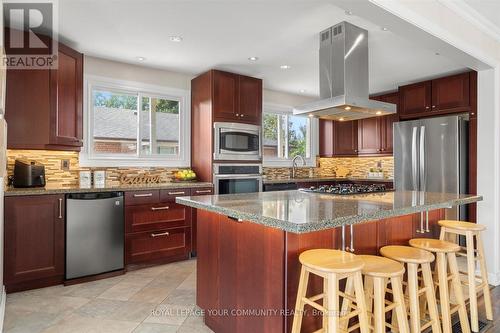 720 Cortez Avenue, Pickering (Bay Ridges), ON - Indoor Photo Showing Kitchen With Stainless Steel Kitchen With Upgraded Kitchen