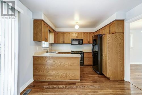 193 Ferndale Drive S, Barrie, ON - Indoor Photo Showing Kitchen With Double Sink