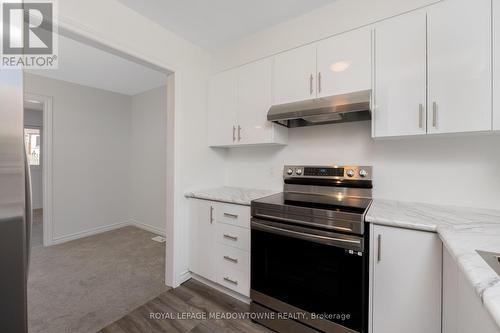 25 - 108 Sinclair Avenue, Halton Hills (Georgetown), ON - Indoor Photo Showing Kitchen