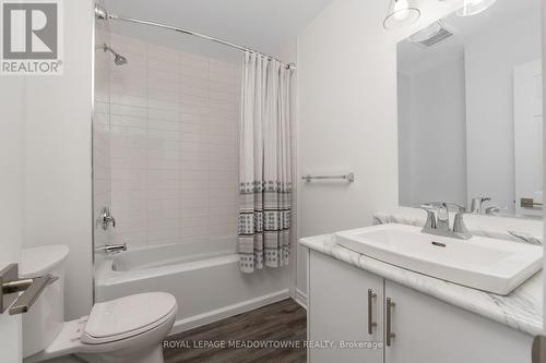 25 - 108 Sinclair Avenue, Halton Hills (Georgetown), ON - Indoor Photo Showing Bathroom