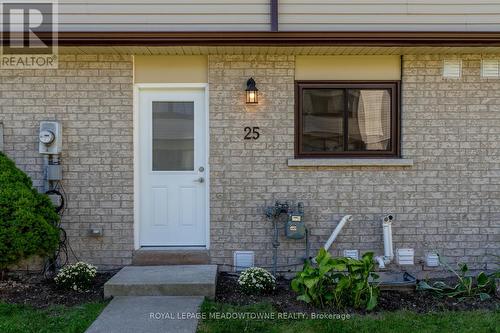 25 - 108 Sinclair Avenue, Halton Hills (Georgetown), ON - Outdoor With Exterior