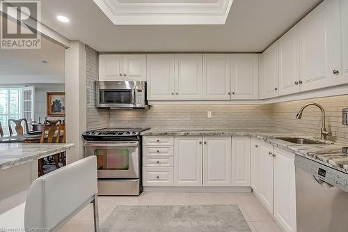 2121 Lakeshore Road Unit# 401, Burlington, ON - Indoor Photo Showing Kitchen With Stainless Steel Kitchen With Upgraded Kitchen