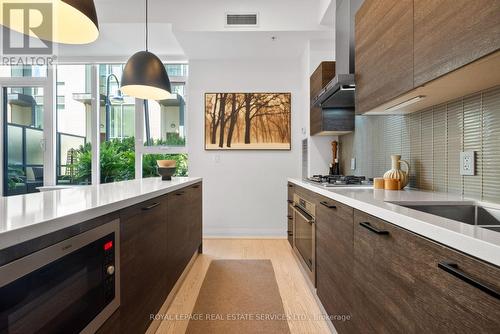 208 - 2 Bellefair Avenue, Toronto (The Beaches), ON - Indoor Photo Showing Kitchen