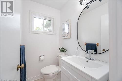 831 Maple Avenue, Milton, ON - Indoor Photo Showing Bathroom