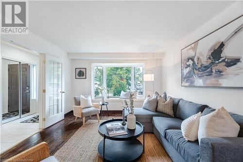 831 Maple Avenue, Milton, ON - Indoor Photo Showing Living Room