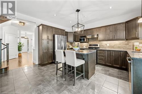 20 Blackburn Lane, Hamilton, ON - Indoor Photo Showing Kitchen With Upgraded Kitchen