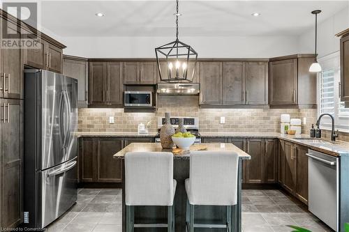 20 Blackburn Lane, Hamilton, ON - Indoor Photo Showing Kitchen With Upgraded Kitchen