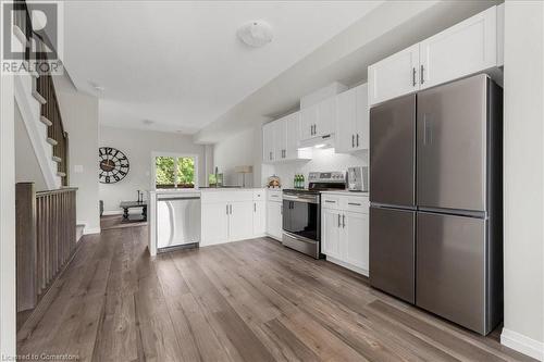 720 Grey Street Unit# 22, Brantford, ON - Indoor Photo Showing Kitchen