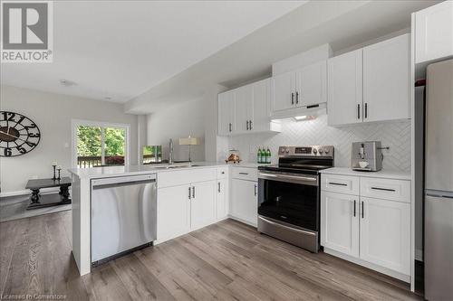 720 Grey Street Unit# 22, Brantford, ON - Indoor Photo Showing Kitchen