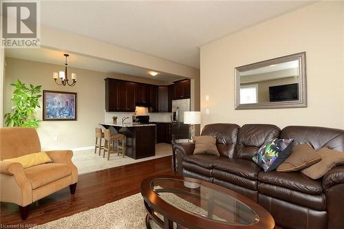 115 Emick Drive, Hamilton, ON - Indoor Photo Showing Living Room