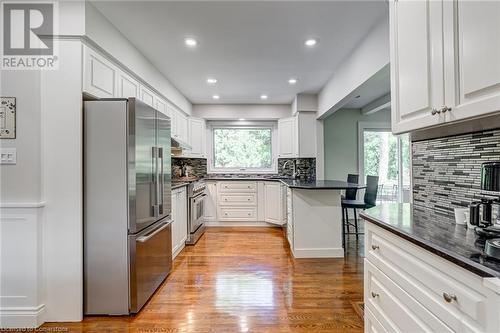 1331 Tyandaga Park Drive, Burlington, ON - Indoor Photo Showing Kitchen With Stainless Steel Kitchen With Upgraded Kitchen