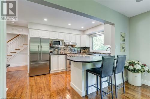 1331 Tyandaga Park Drive, Burlington, ON - Indoor Photo Showing Kitchen With Stainless Steel Kitchen With Upgraded Kitchen