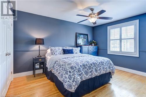 1331 Tyandaga Park Drive, Burlington, ON - Indoor Photo Showing Bedroom