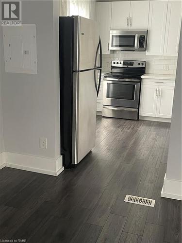 6 Greig Street, Hamilton, ON - Indoor Photo Showing Kitchen