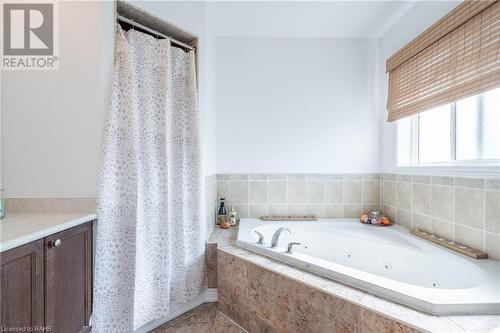 63 Fiddlehead Crescent, Waterdown, ON - Indoor Photo Showing Bathroom