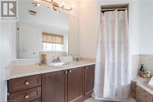 63 Fiddlehead Crescent, Waterdown, ON - Indoor Photo Showing Bathroom