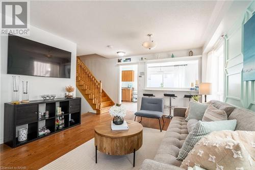 63 Fiddlehead Crescent, Waterdown, ON - Indoor Photo Showing Living Room