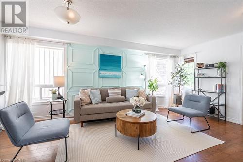 63 Fiddlehead Crescent, Waterdown, ON - Indoor Photo Showing Living Room