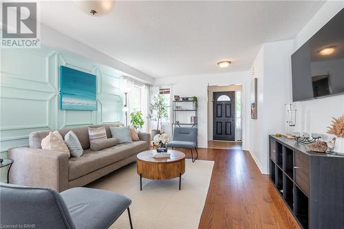 63 Fiddlehead Crescent, Waterdown, ON - Indoor Photo Showing Living Room