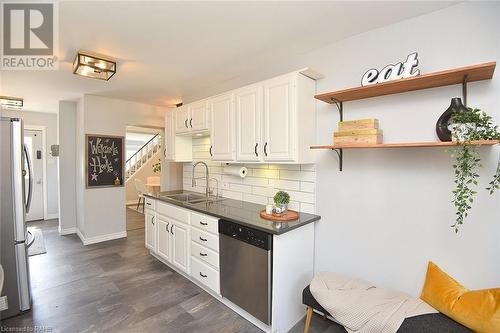 40 Mcmurray Street, Brantford, ON - Indoor Photo Showing Kitchen