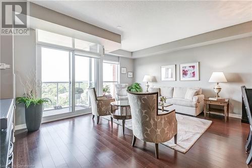 551 Maple Avenue Unit# 1202, Burlington, ON - Indoor Photo Showing Living Room