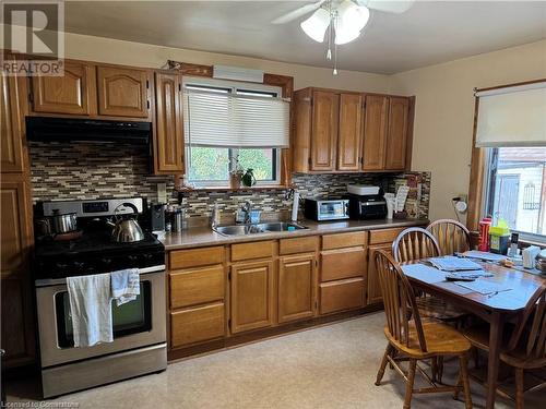 484 Thorold Road, Welland, ON - Indoor Photo Showing Kitchen With Double Sink