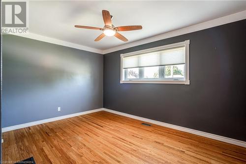 Primary bedroom - 5 Lorne Avenue, Grimsby, ON - Indoor Photo Showing Other Room