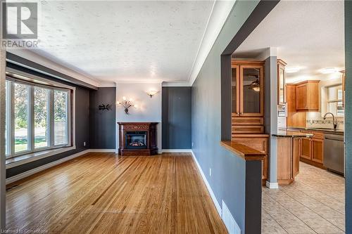 5 Lorne Avenue, Grimsby, ON - Indoor With Fireplace