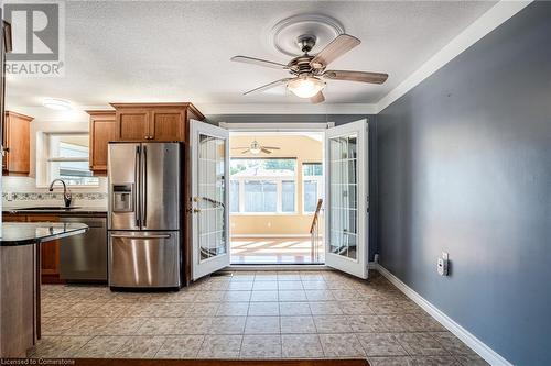 5 Lorne Avenue, Grimsby, ON - Indoor Photo Showing Kitchen