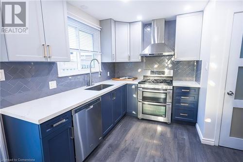 1817 Bonnymede Drive, Mississauga, ON - Indoor Photo Showing Kitchen With Stainless Steel Kitchen With Upgraded Kitchen