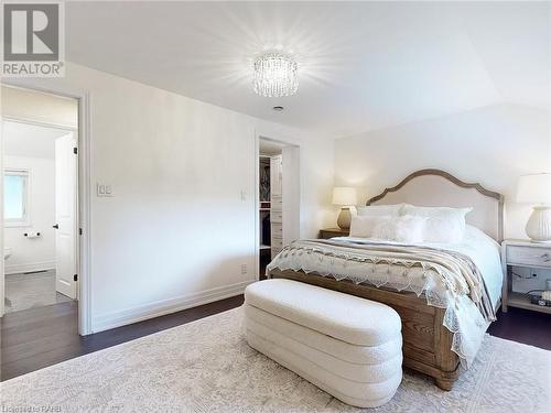 144 Old Ancaster Road, Dundas, ON - Indoor Photo Showing Bedroom