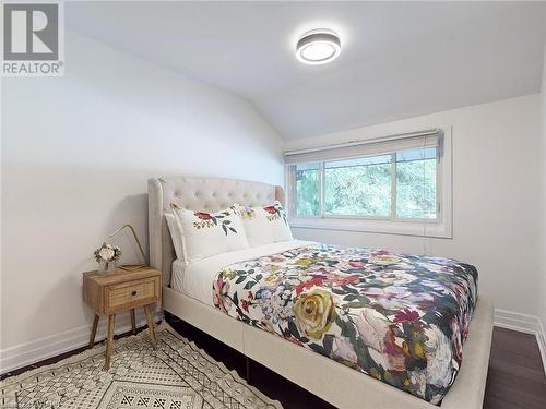 144 Old Ancaster Road, Dundas, ON - Indoor Photo Showing Bedroom