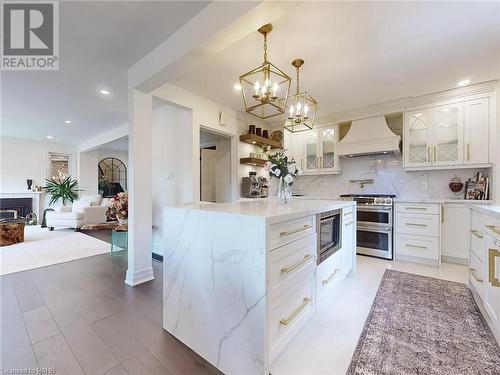 144 Old Ancaster Road, Dundas, ON - Indoor Photo Showing Kitchen With Upgraded Kitchen