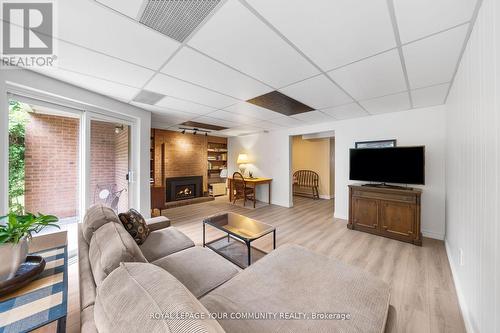 43 Cricklewood Crescent, Markham (Royal Orchard), ON - Indoor Photo Showing Living Room With Fireplace