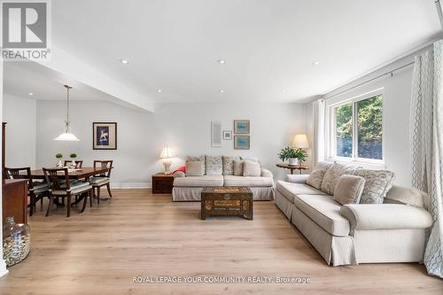 43 Cricklewood Crescent, Markham (Royal Orchard), ON - Indoor Photo Showing Living Room