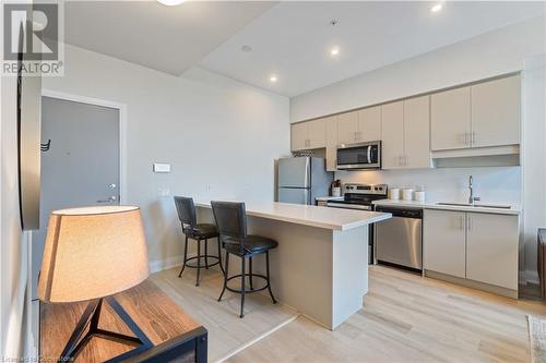 16 Concord Place Unit# 1002, Grimsby, ON - Indoor Photo Showing Kitchen